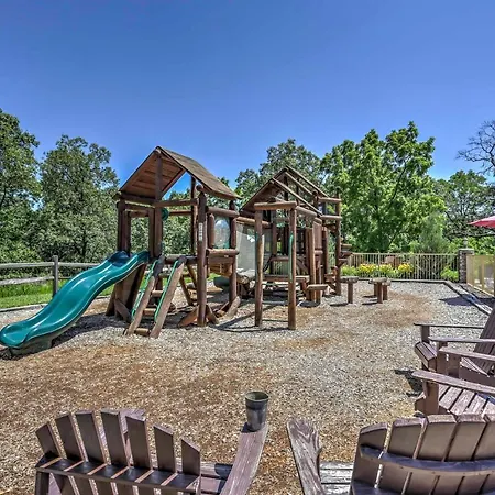 Branson Resort Getaway - Near Silver Dollar City! Exterior photo