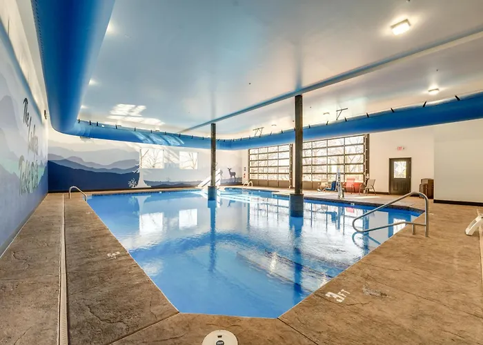 Branson Resort Getaway - Near Silver Dollar City!