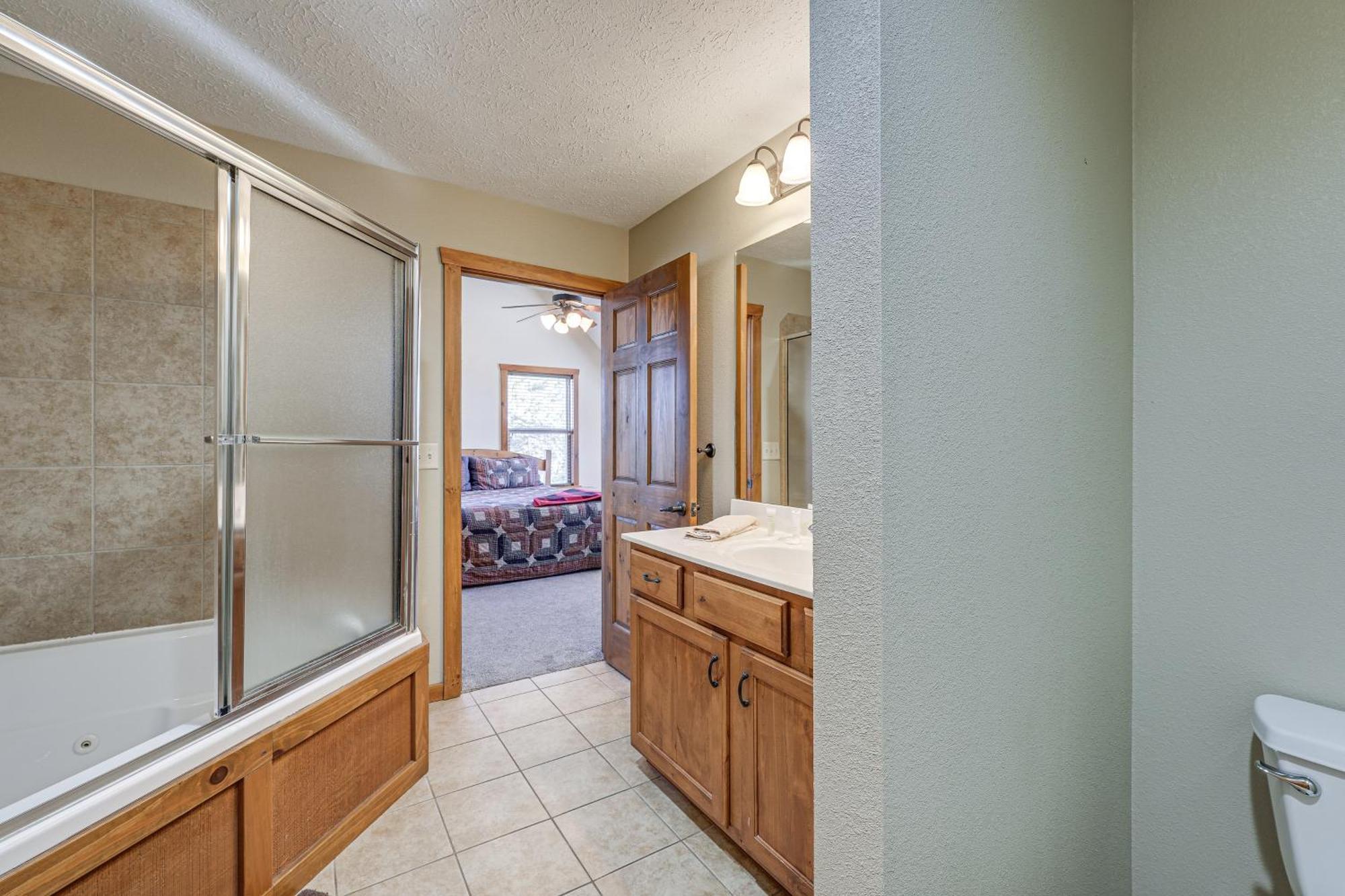 Getaway - Near Silver Dollar City! Holiday home Branson